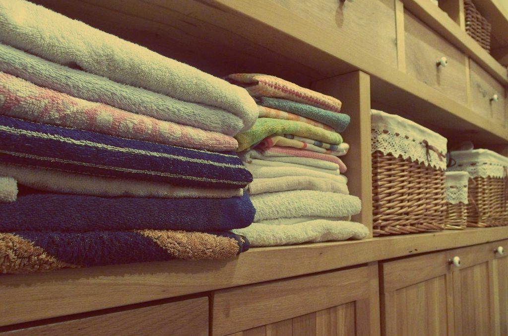 Что на самом деле произойдёт, если вы решите постирать простыни и полотенца вместе