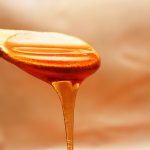 Как обработать рану мёдом, если дома нет лекарства: натуральное средство