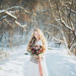 Букет невесты: какие цветы лучше подходят для зимней свадьбы?