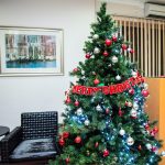 Легкий способ вернуть жизнь старой изношенной искусственной новогодней елке