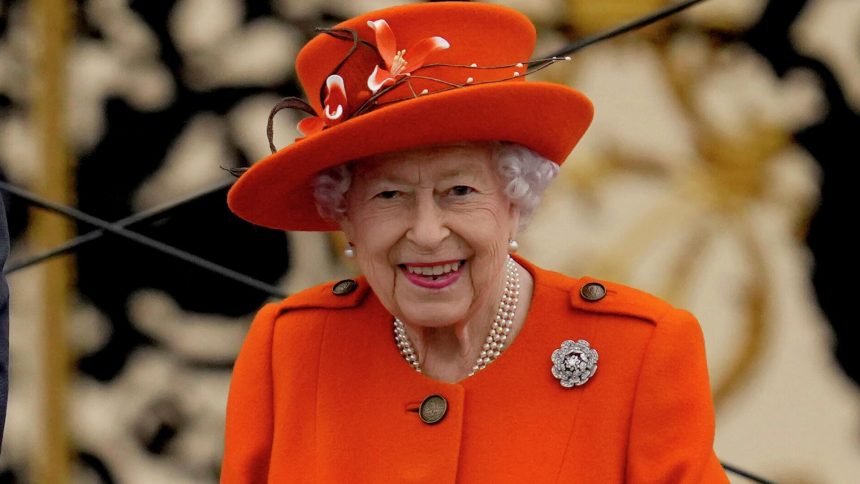 У мережі з'явилося раніше не публіковане фото королеви Єлизавети