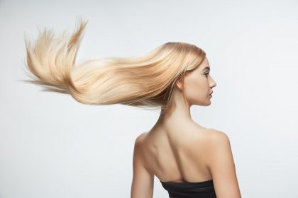 Як зробити волосся блискучим, як у рекламі шампуню: 12 порад від професіоналів