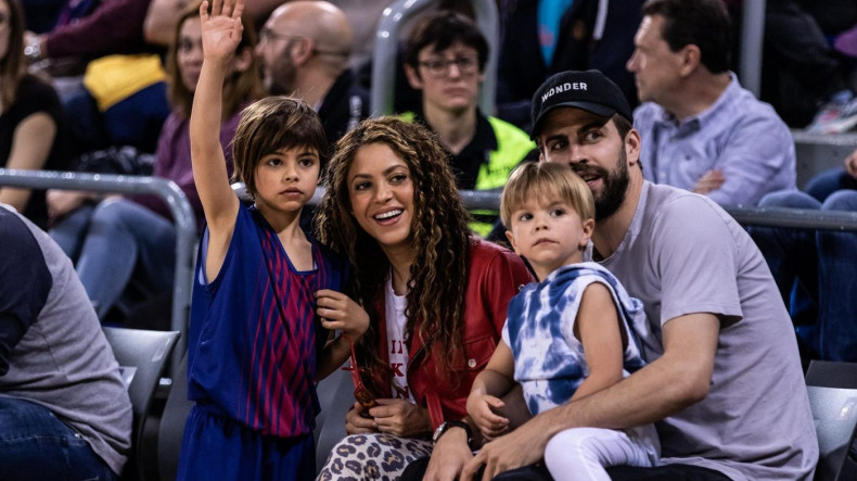 Шакира с Пике и сыновьями 2019