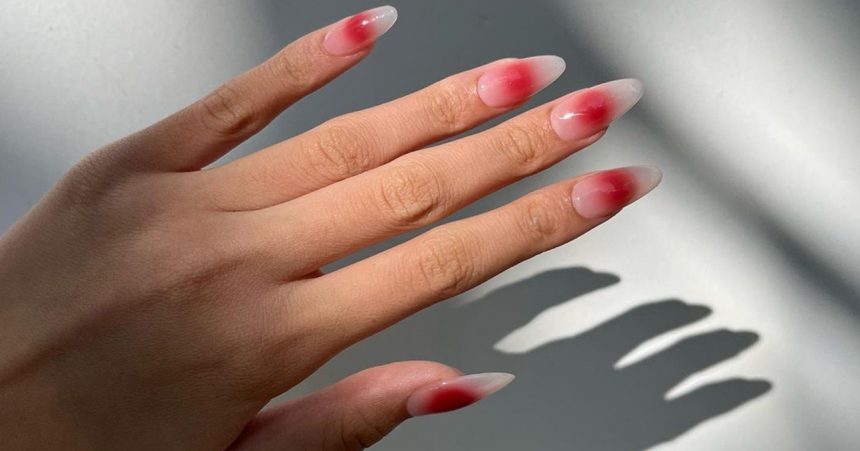 Рум'яні нігті: надихаючі фото гарячого манікюрного тренду 2023
