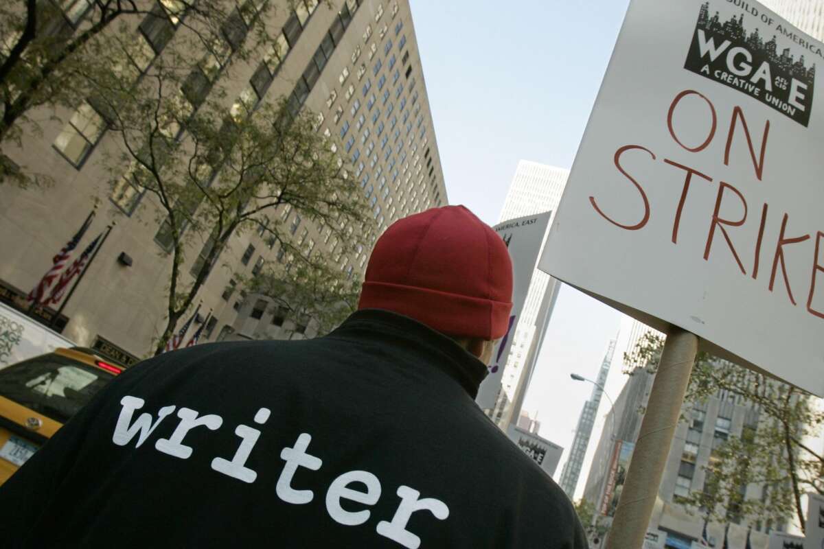 Забастовка сценаристов в Голливуде.