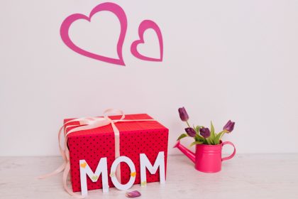 Скоро – День матері: 10 ідей, що подарувати людині, у якої все є