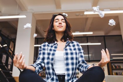 Як швидко позбутися стресу на роботі: 3 прості вправи на усвідомленість