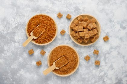 Як швидко розм'якшити коричневий цукор: найпростіші способи