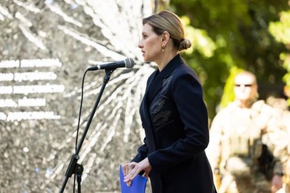 Олена Зеленська в улюбленому жакеті на відкритті пам’ятника у Харкові