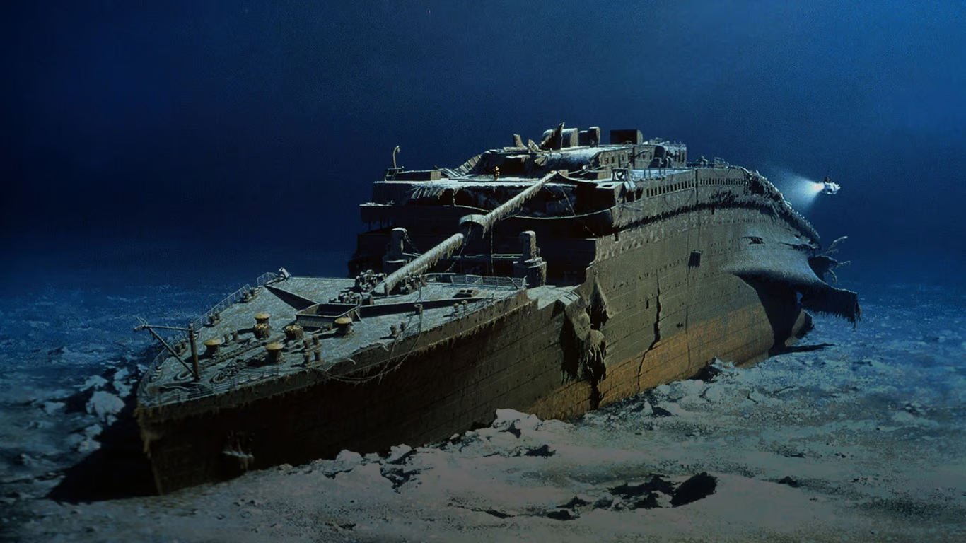 Батискаф с туристами пропал без вести вблизи затонувшего Титаника