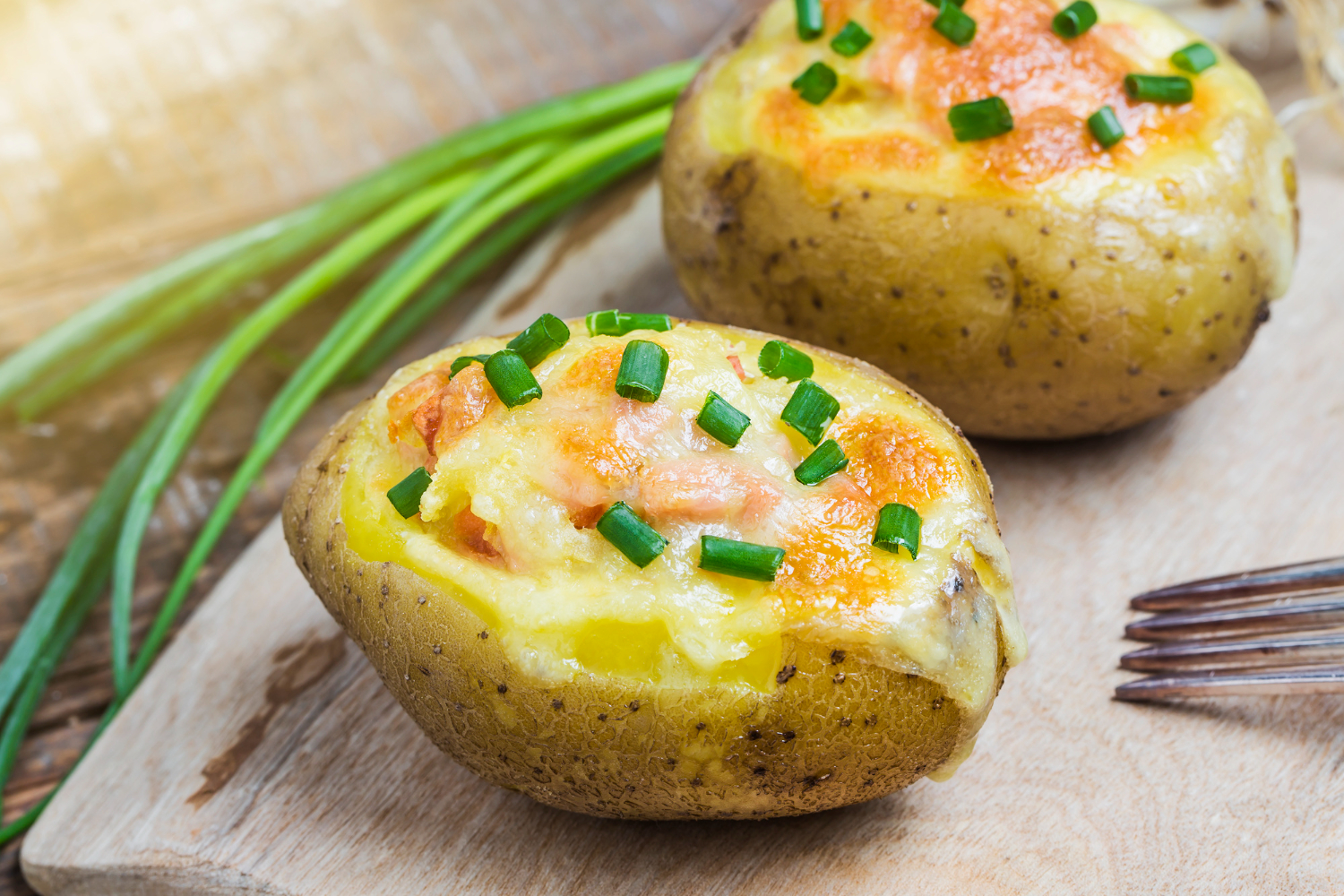 Картошка и сыр что можно приготовить. Блюда из картофеля. Красивые блюда из картошки. Необычные блюда из картофеля. Красивые блюда из картошки для праздника.