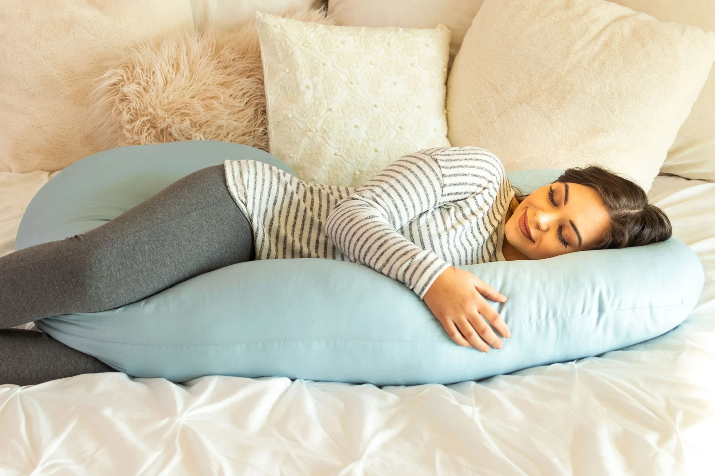 Повноцінний і здоровий сон: 5 найкращих подушок для вагітних 2023 року