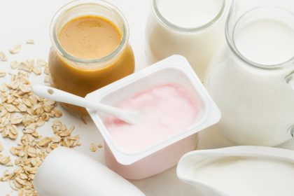 Як приготувати йогурт у домашніх умовах за допомогою 2 інгредієнтів