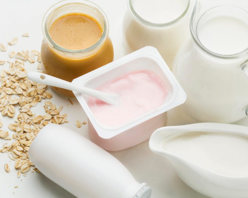 Як приготувати йогурт у домашніх умовах за допомогою 2 інгредієнтів