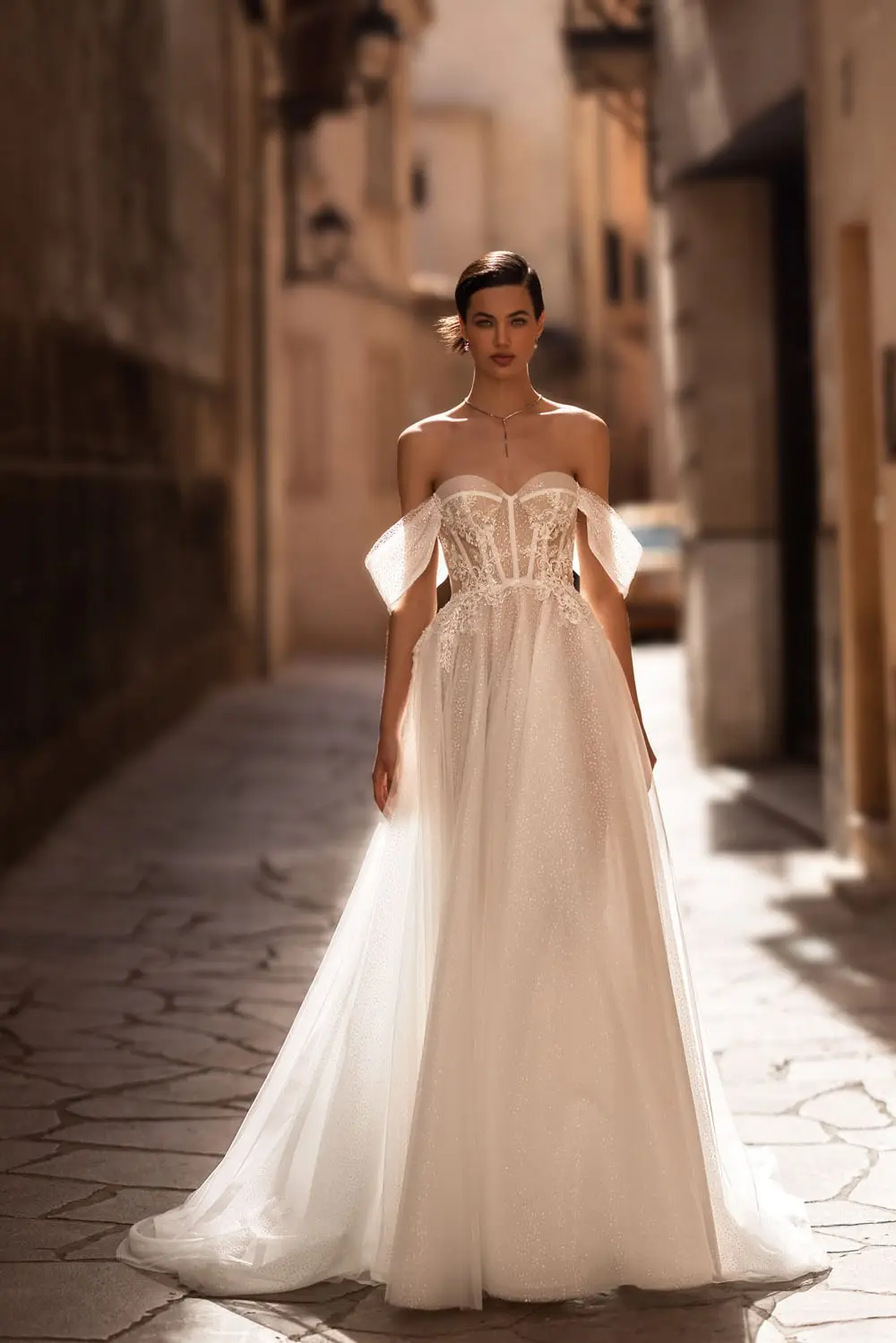 «WONÁ Concept» представили новую волшебную линейку свадебных платьев.