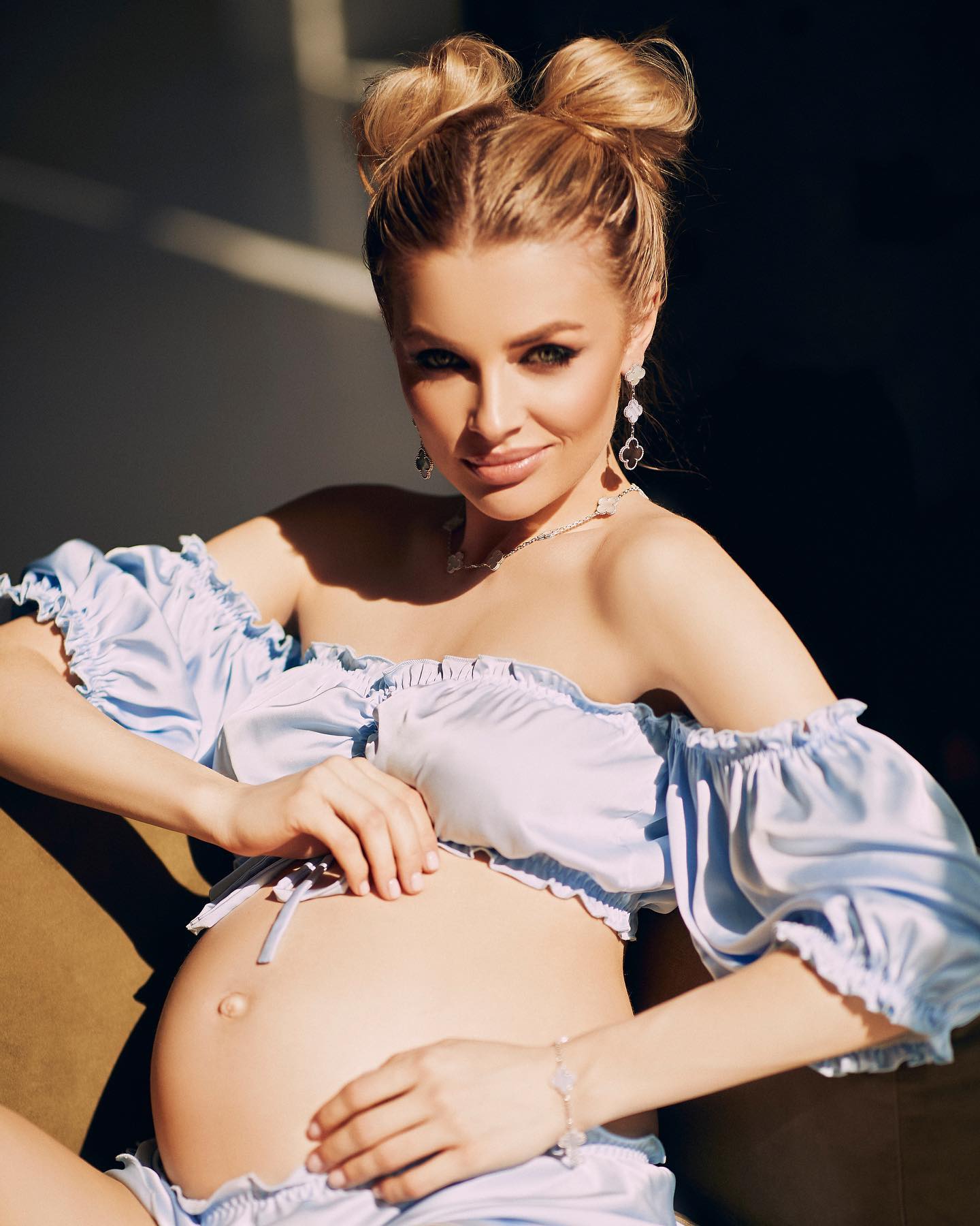 Влада Седан в беременной фотосессии.
