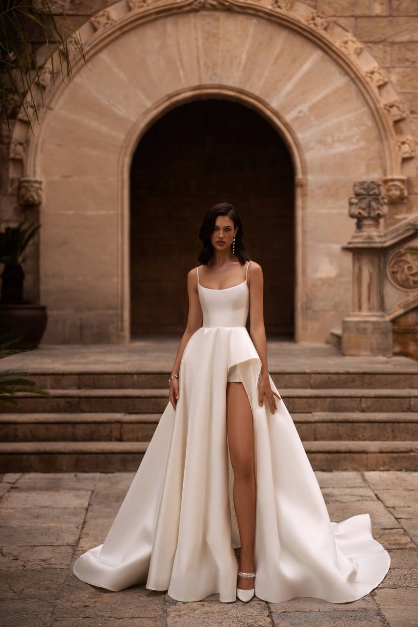 «WONÁ Concept» представили новую волшебную линейку свадебных платьев. 