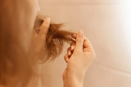 Як відновити пошкоджене волосся: ефективні способи від перукарів