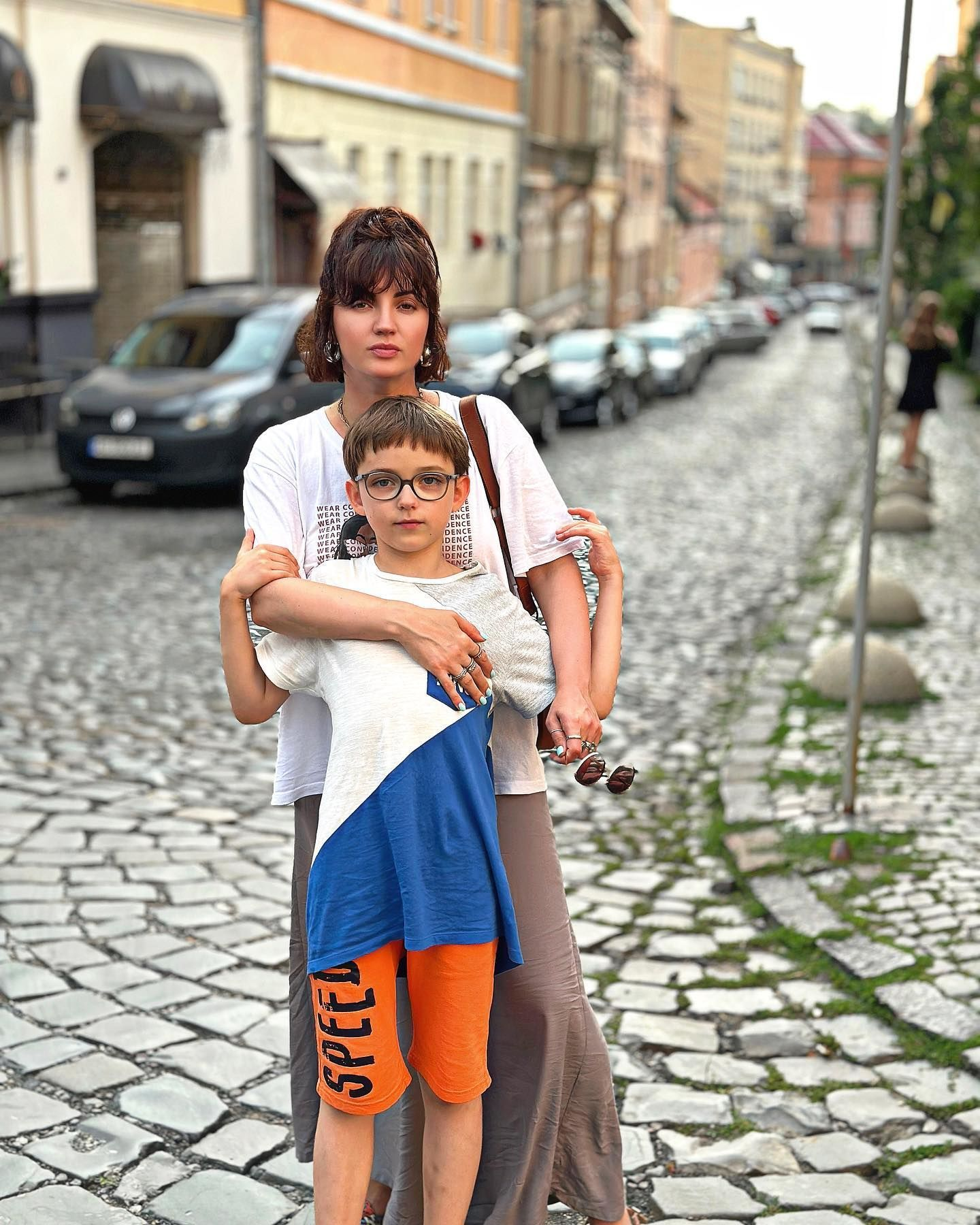 Оля Цибульская гуляет с сыном Нестором. 