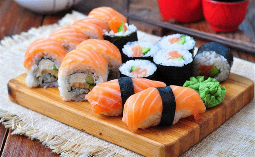 Почему суши завоевали мир и какие роллы выбрать?