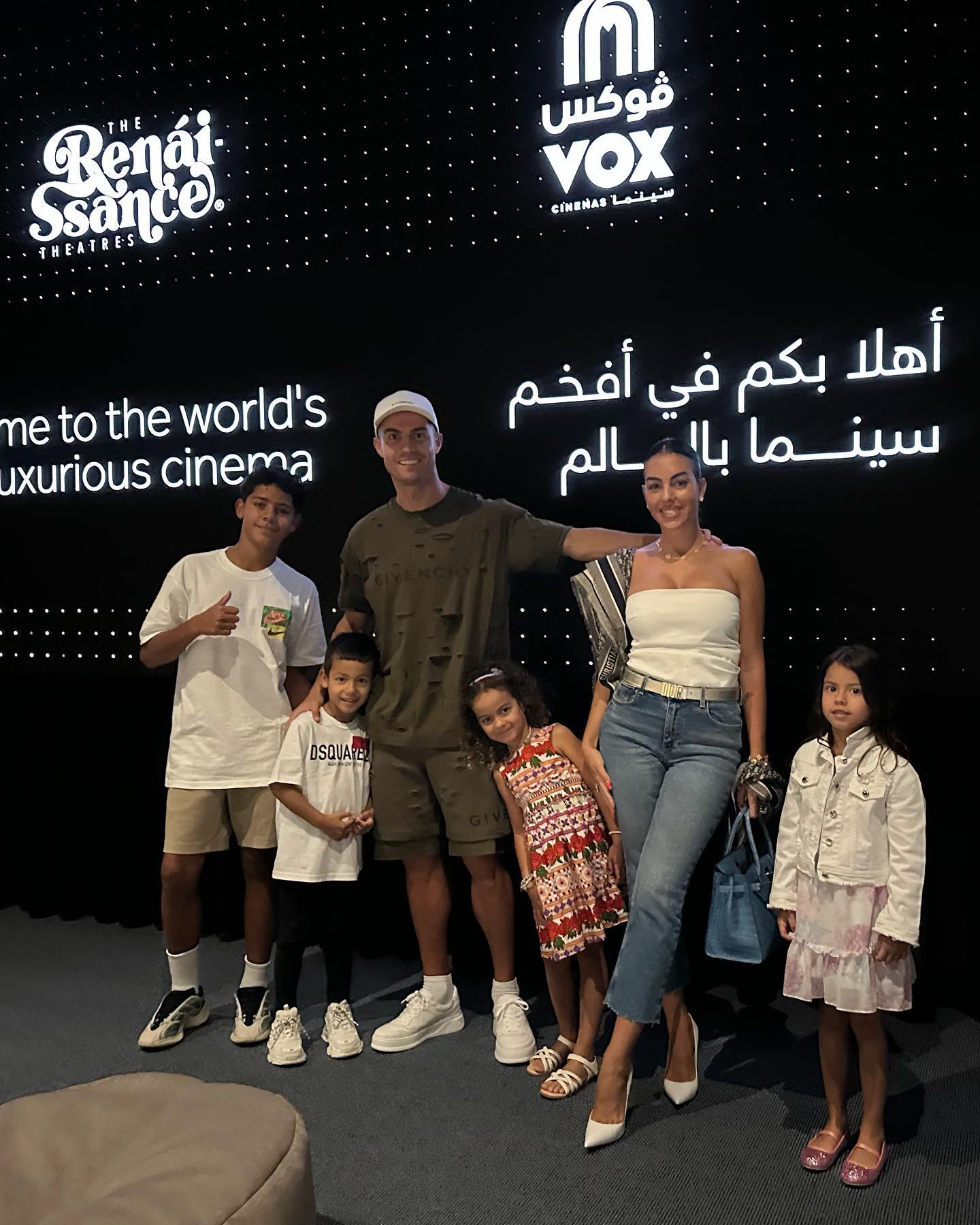 Семья Криштиану Роналду в Саудовской Аравии