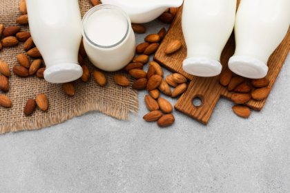 Чи корисне мигдальне молоко? Чим воно відрізняється від незбираного, вівсяного та інших