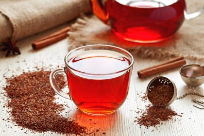 Користь чаю ройбуш для здоров’я: 10 причин його спробувати