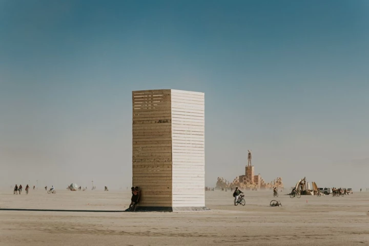 Чистая и эффектная метафора от украинских художников на Burning Man 2023