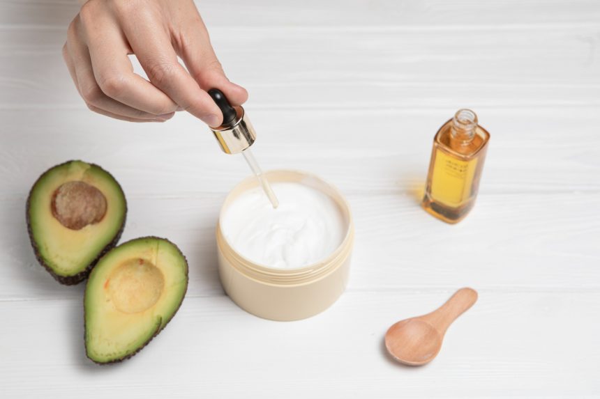 Олія авокадо дбайливо подбає про вашу шкіру: 5 хитрощів, як її використовувати