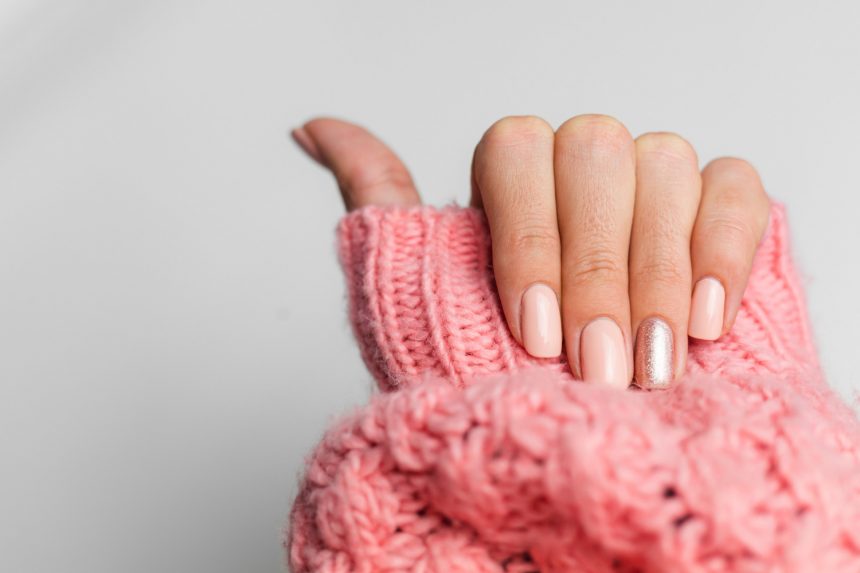 6 причин, чому ваші нігті тонкі та легко гнуться, і як із цим боротися