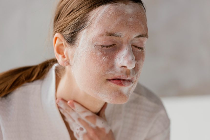 ТОП-5 очищувальних засобів для чутливої шкіри обличчя, перевірених експертами