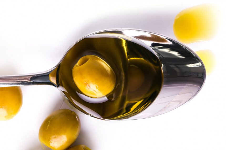 Споживання цієї кількості оливкової олії на день запобіжить хворобам серця