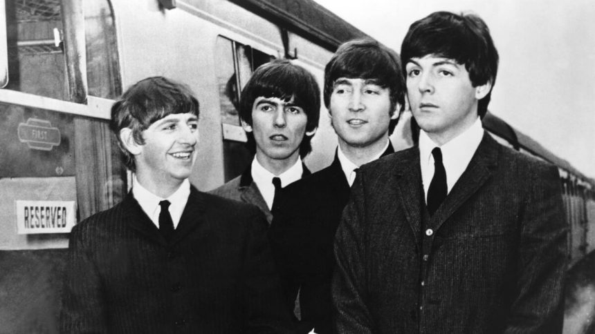 Неймовірно: The Beatles повертаються з новою піснею