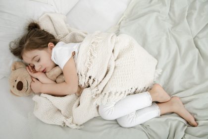 Ваша дитина все ще мочиться в ліжко? Ось що пропонує зробити педіатр