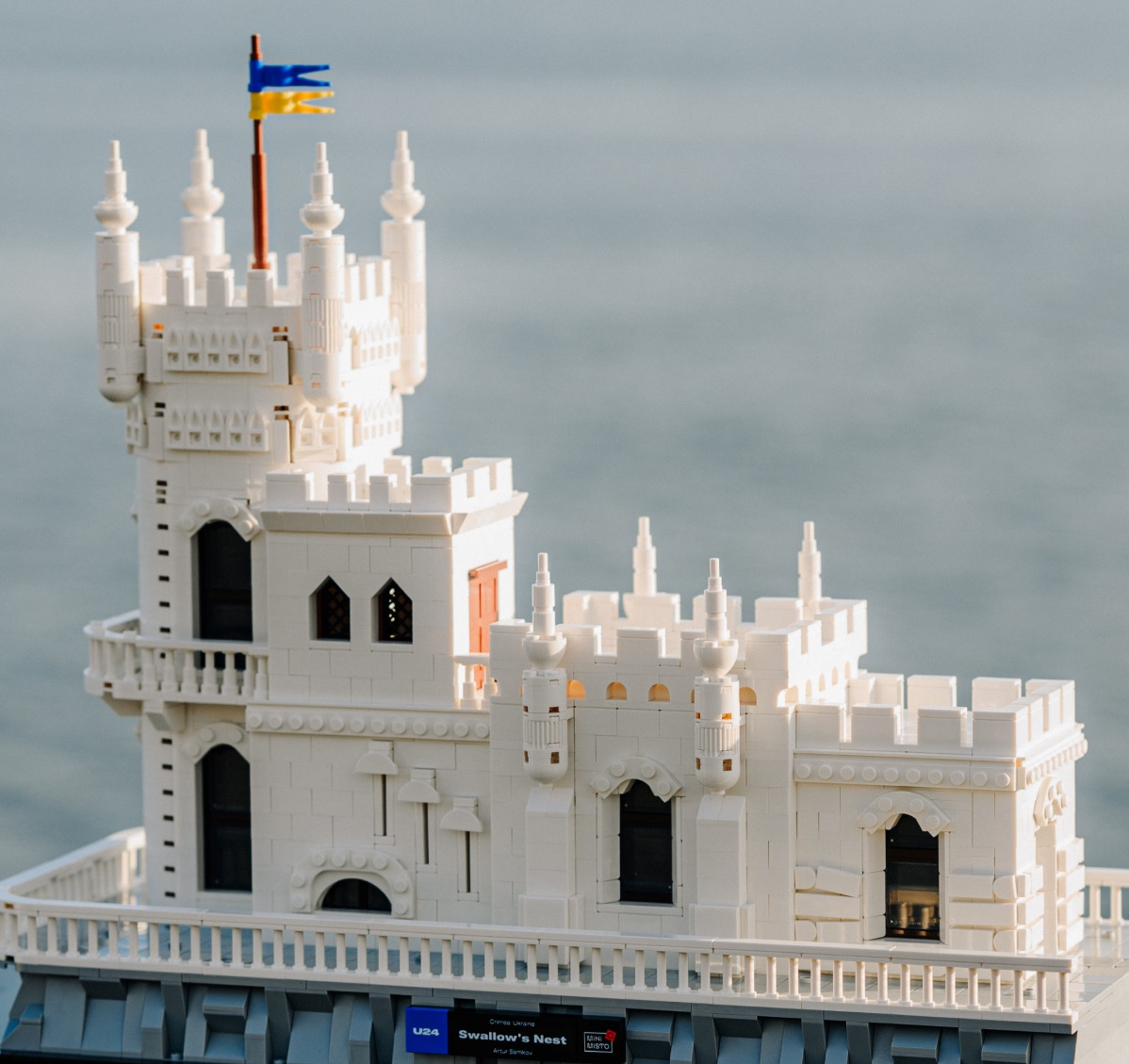 Лего-модели украинских памятников от UNITED24 и LEGO стали путем восстановления Украины. 