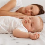 Як використовувати білий шум для немовлят: 5 речей, які потрібно знати