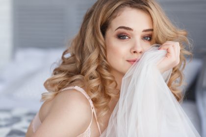 Як покращити стан волосся перед весіллям: просте керівництво