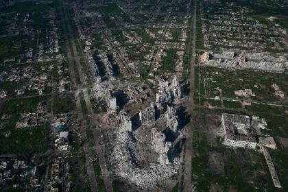 Донецька область, фото розбомблених будинків