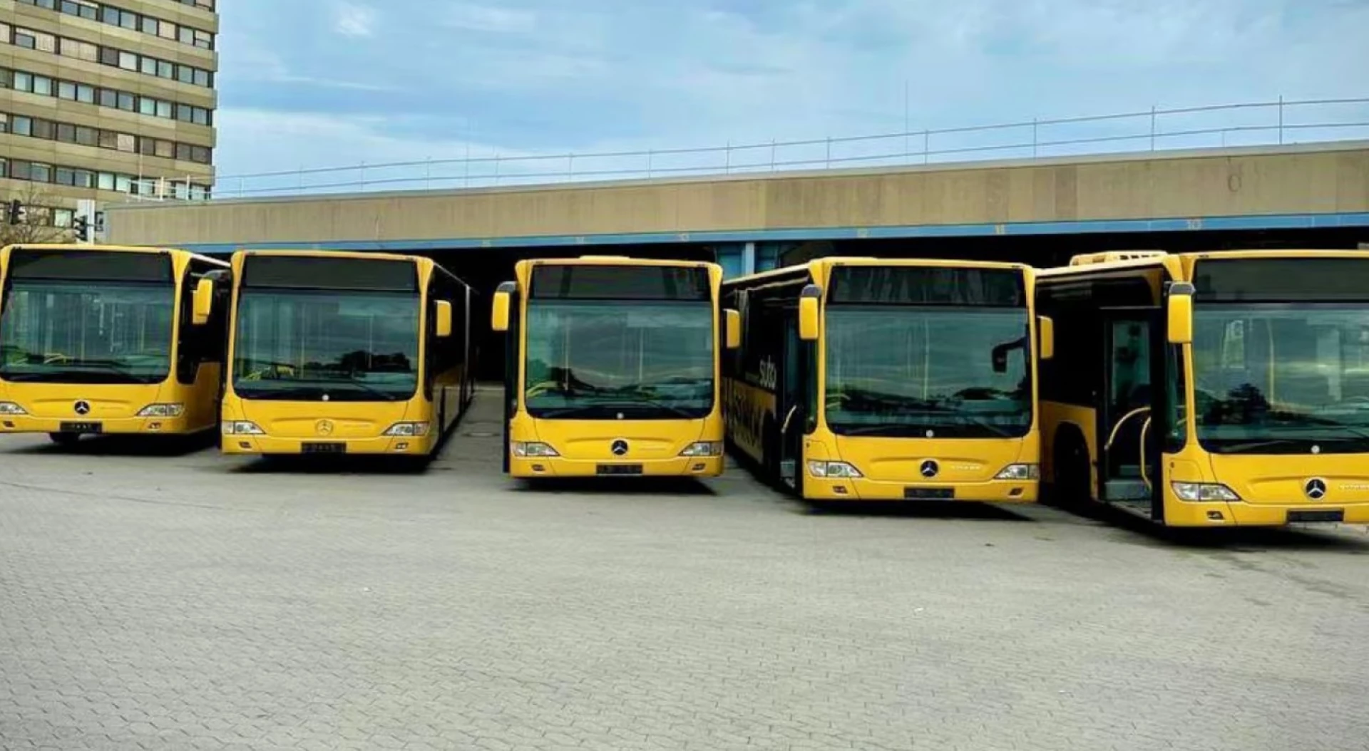 Теперь автобусами будут управлять женщины
