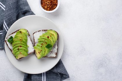 5 помилок, яких усі припускаються під час приготування тостів з авокадо