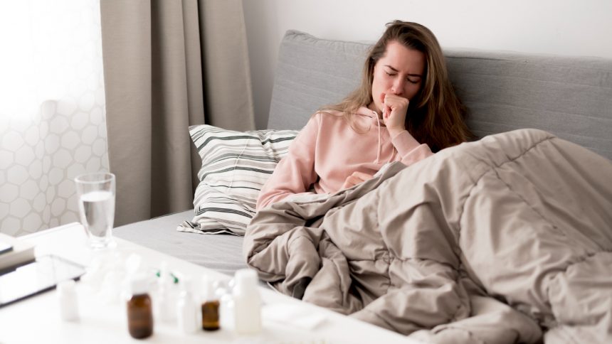 Як правильно спати, якщо у вас кашель: названо найкращу позу
