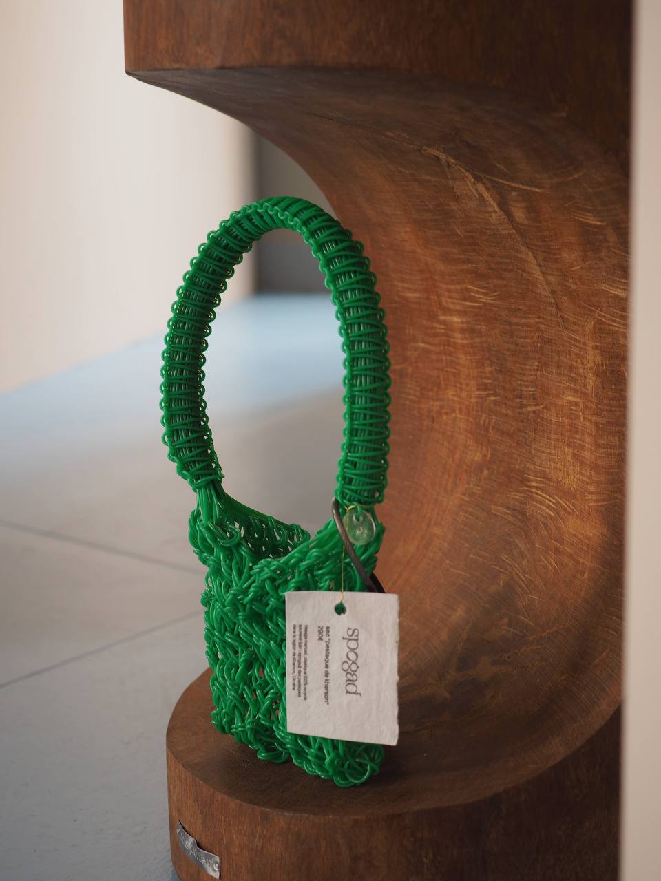 SPOGAD: украинский бренд со стильными аксессуарами из локально переработанного пластика завоевывает мировое признание в эксклюзивном Fashion Green Room Printemps Haussmann Paris.