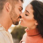 Як цілуватися як професіонал: 4 поради тренера зі знайомств