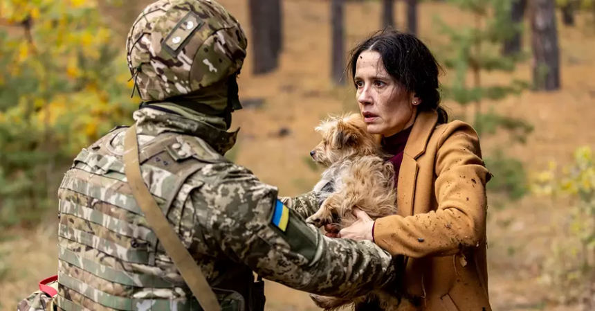 Український серіал Перевізниця, створений у часи війни, розкриває силу і відвагу звичайних людей.