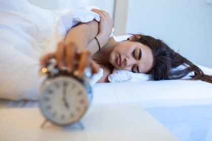 5 способів, як поганий сон впливає на метаболізм і як це виправити