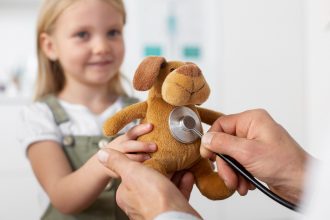 Педіаторка розвіяла 5 поширених міфів про дитяче здоров'я