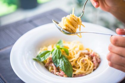 Як їдять пасту італійці: 5 правил етикету, про які ви не здогадувалися