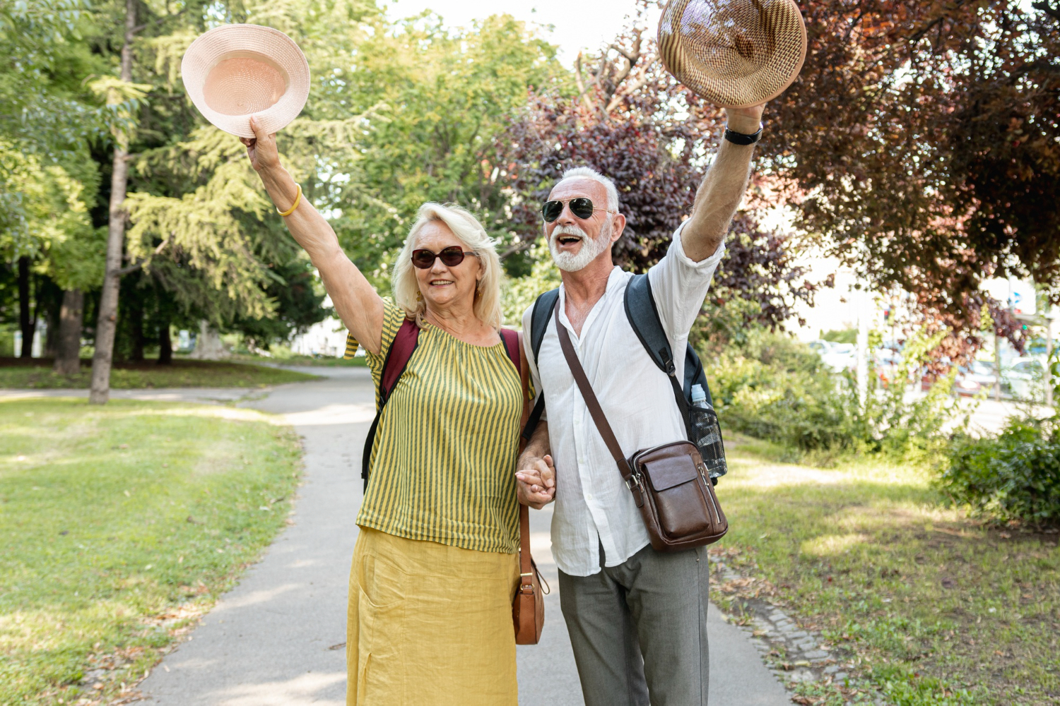 Как правильно ходить пешком после 65 лет: избегайте следующей одежды
