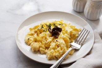 Як приготувати яєчню-бовтанку як професіонал: 3 поради шеф-кухаря