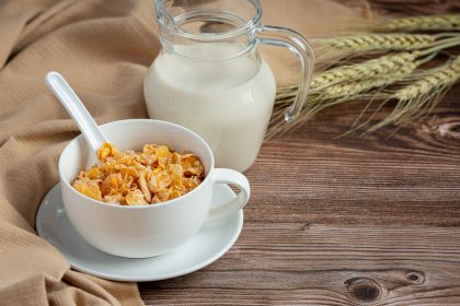Наскільки шкідливо їсти пластівці без молока? Ви здивуєтеся